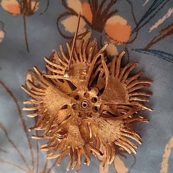 Coro 1960's gold sun burst tiered brooch - Picture 3 of 4